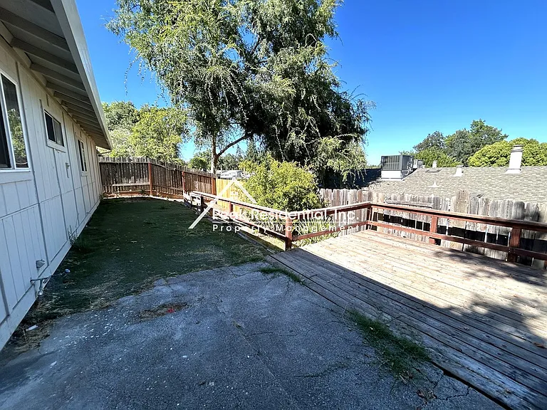 6328 Bonham Cir — Photo 27