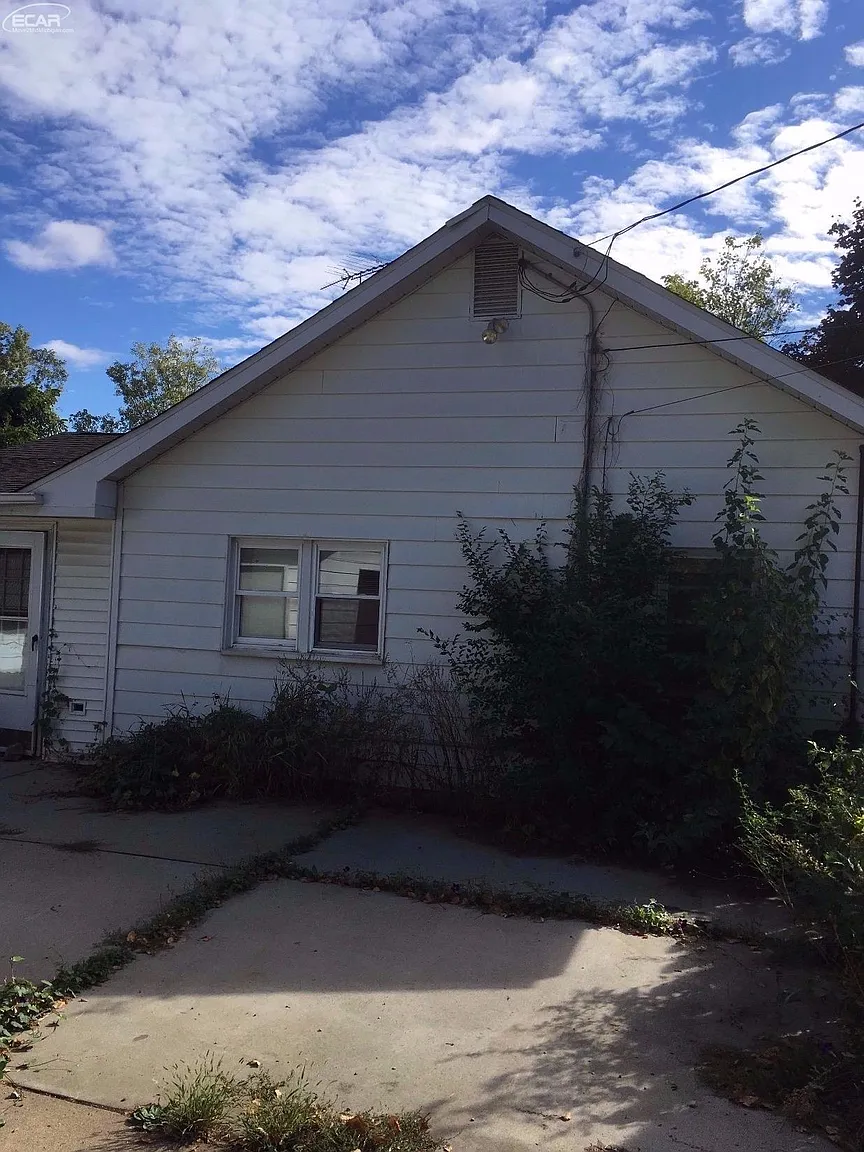 919 E Exchange St photo 1