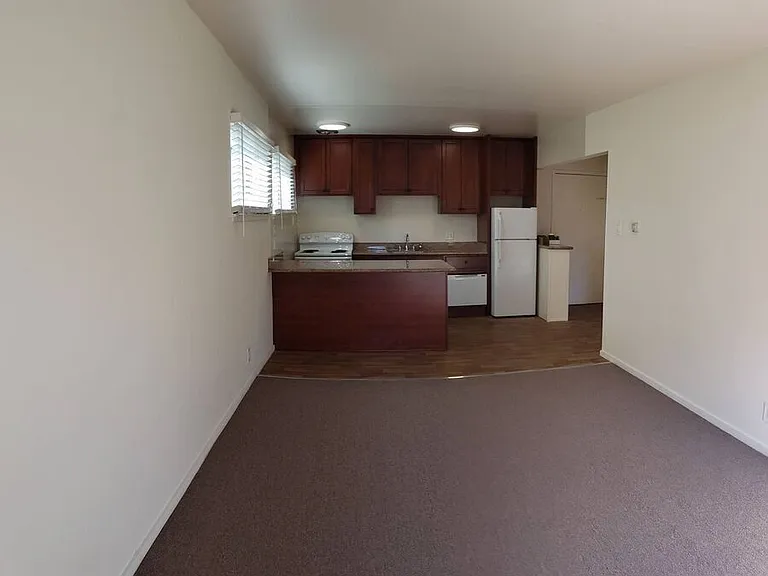 2255 Hearst — Photo 7