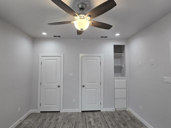 laredo-texas-447523657 picture