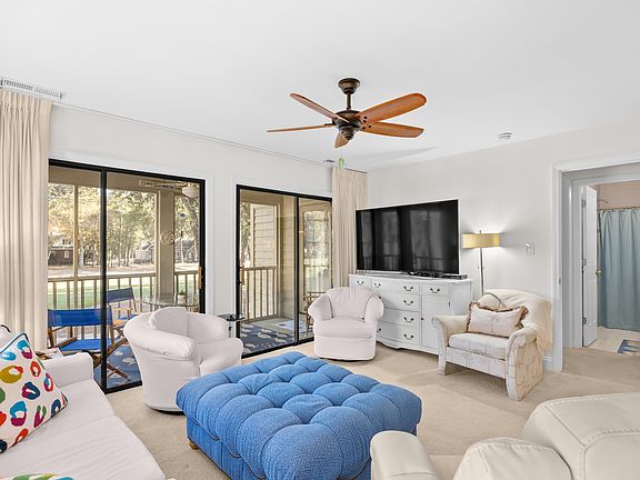 4th image of 216 Stillwood Dr. #3