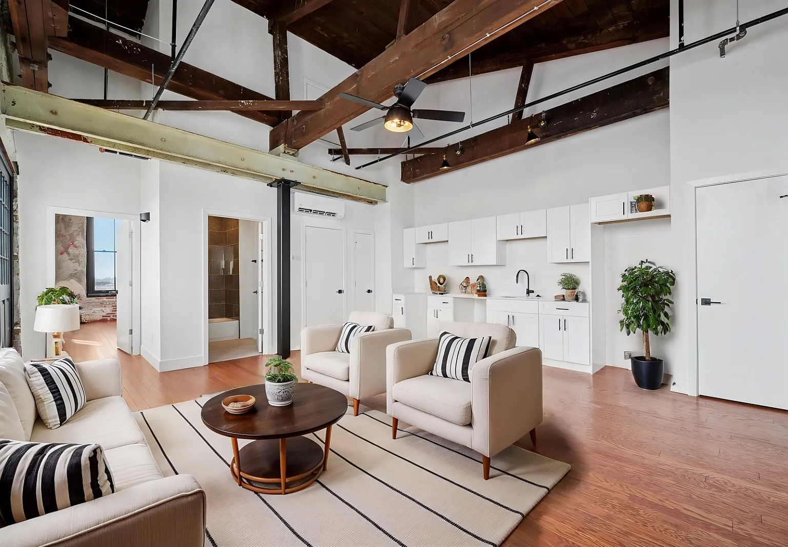 Hancock Lofts — Photo 4