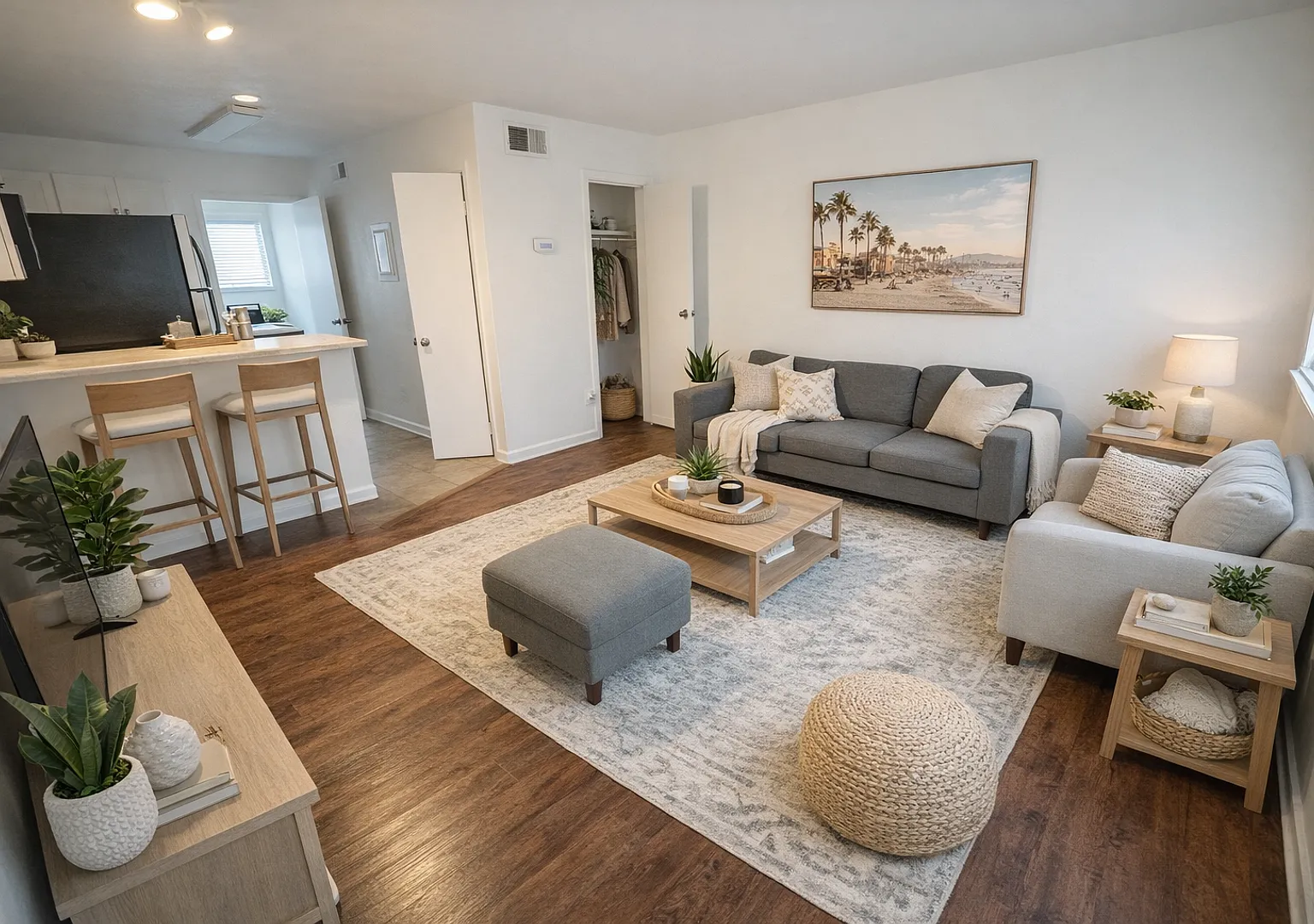 True 1 Bedroom Overlooking Doak Campbell — Photo 1