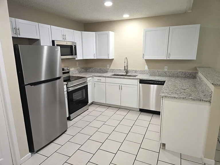 123 N Glenwood Dr #B — Photo 6