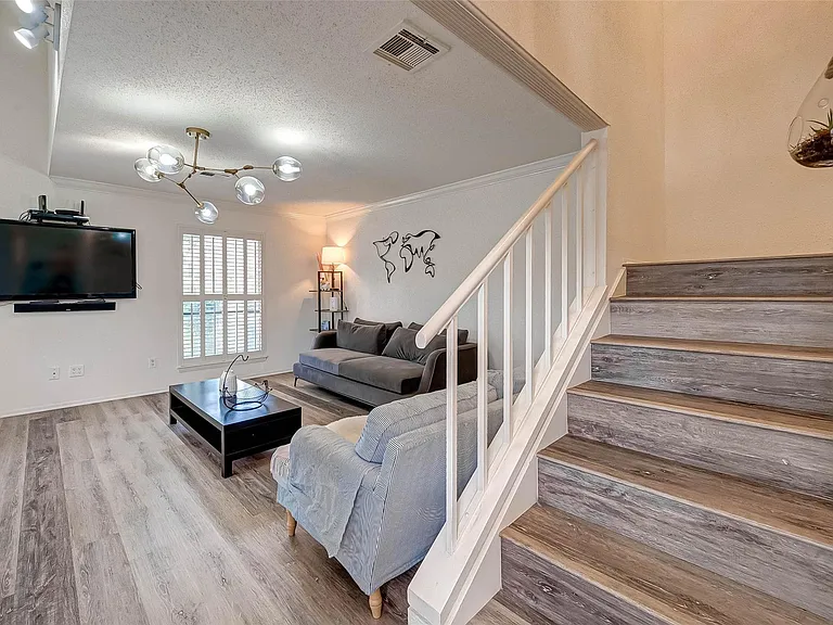 1908 Augusta Dr #7 — Photo 12