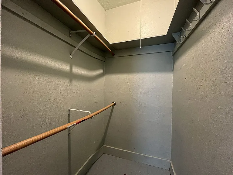 610 NE 79th Ave — Photo 23