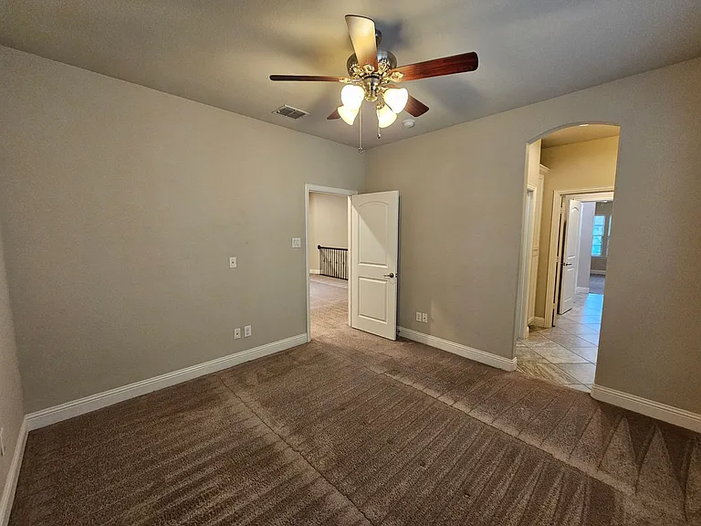 988 Shadyside Ln — Photo 36