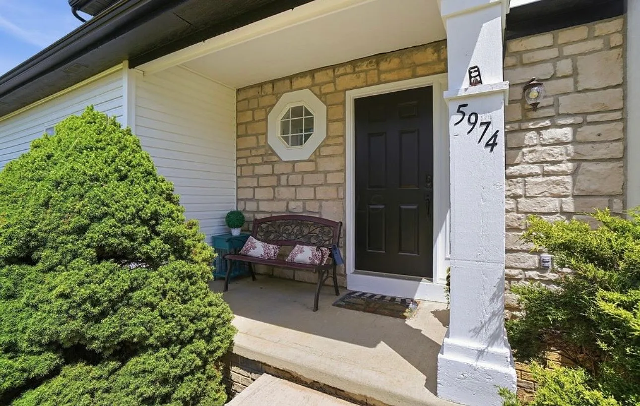 4 bed, 2866 sqft, $3,500 — Photo 4