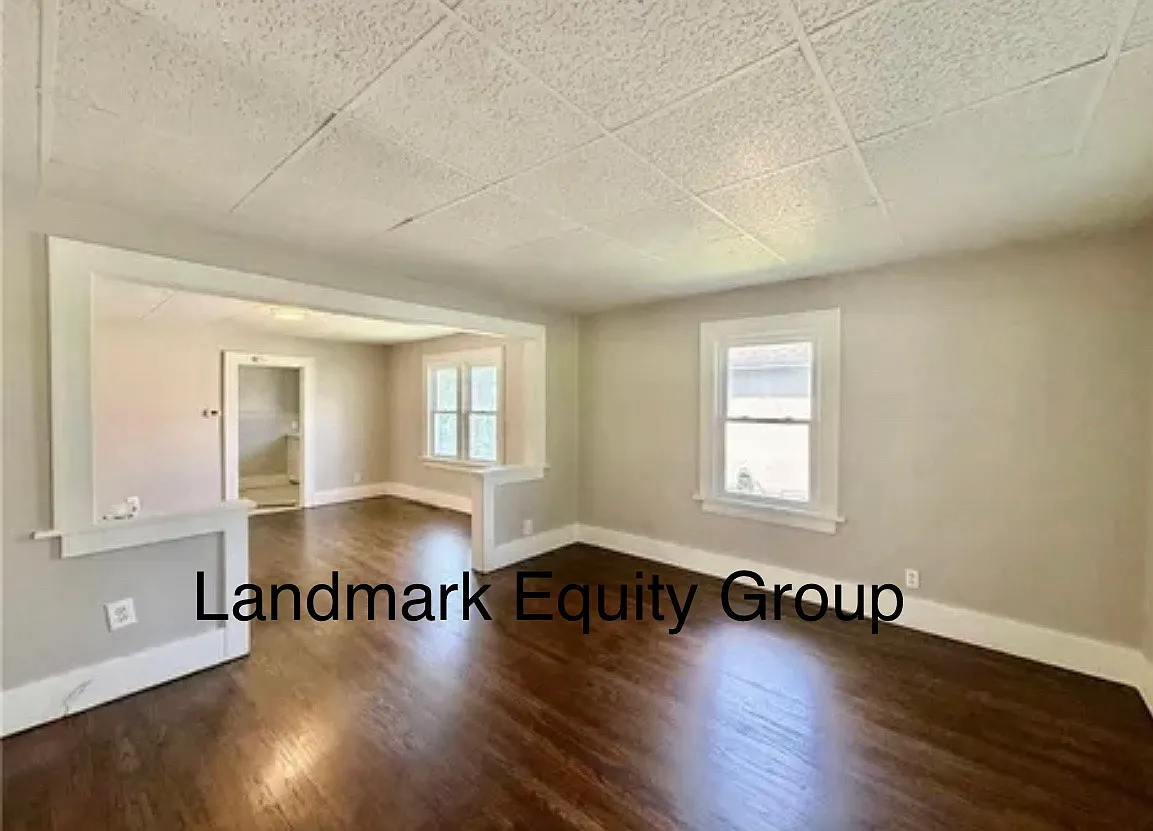 2 bed, 936 sqft, $1,100 — Photo 2