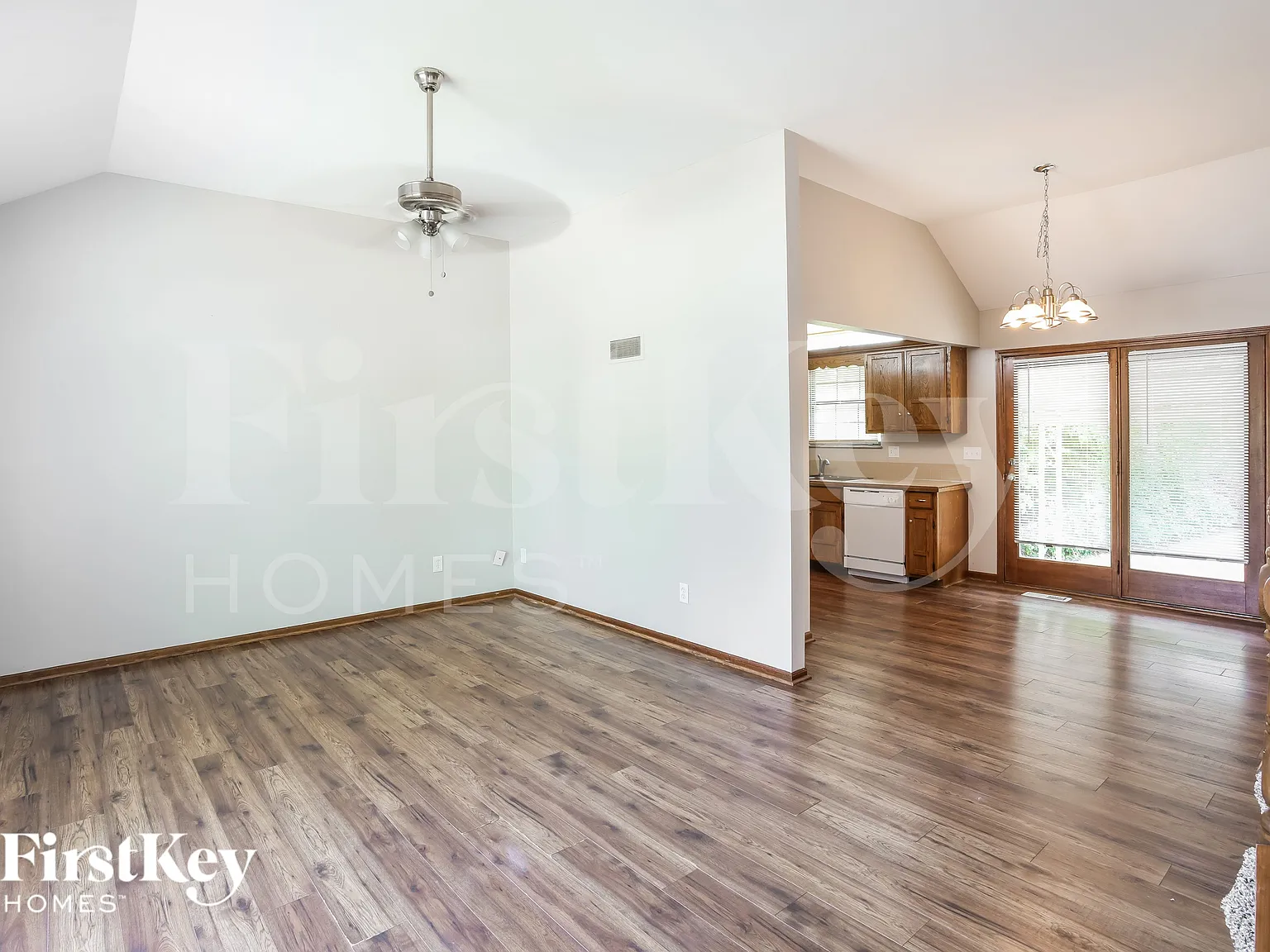 3 bed, 2.0 bath, 1288 sqft, $1,995 — Photo 3