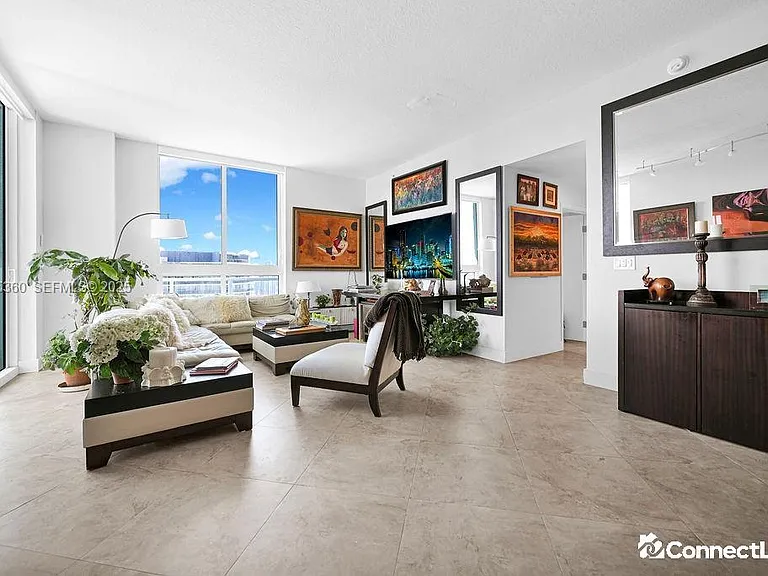 1900 N Bayshore Dr #5103 — Photo 3