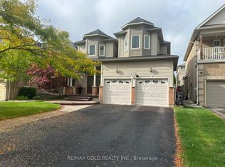 28 Sovereigns Gate, Barrie, ON L4N 0K7