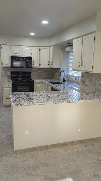4 bed, 2400 sqft, $2,000 — Photo 4