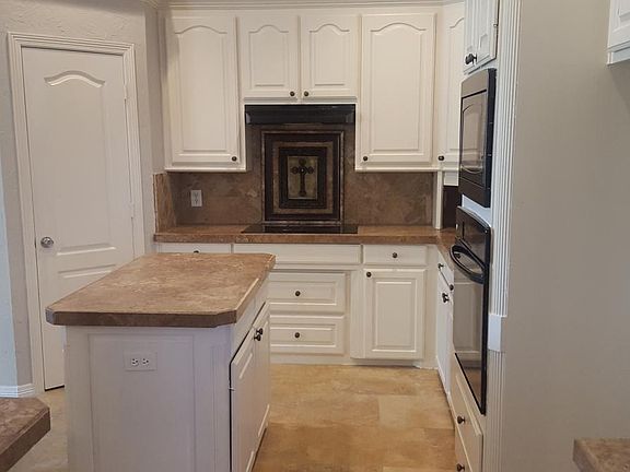 3rd image of 7924 Lucian Dr