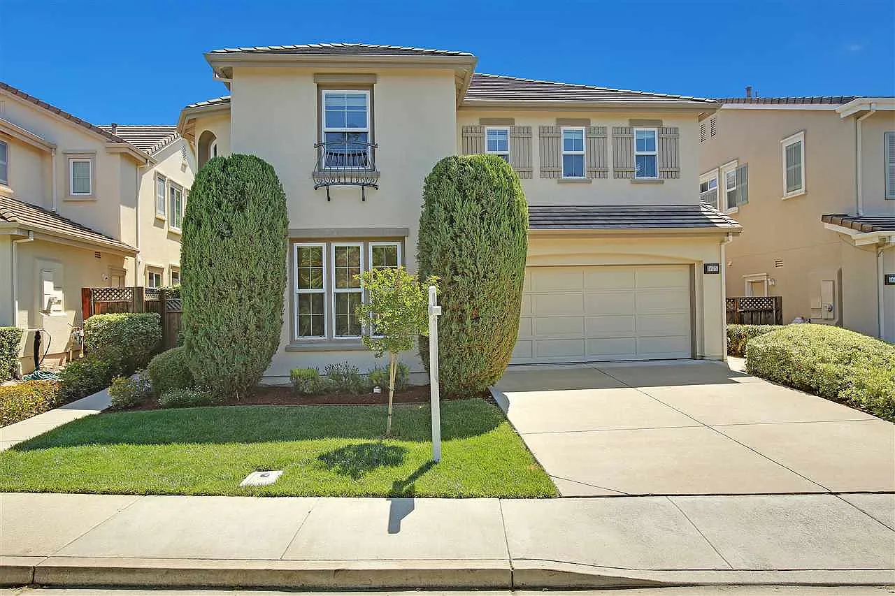 5675 Creekview Dr photo 1