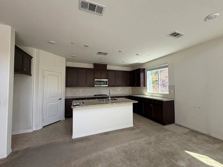 7103 Montecito Ln — Photo 5