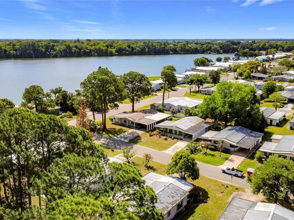 1690 Elkhart Cir, Tavares, FL 32778