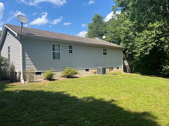 3rd image of 55 Deer Run Dr
