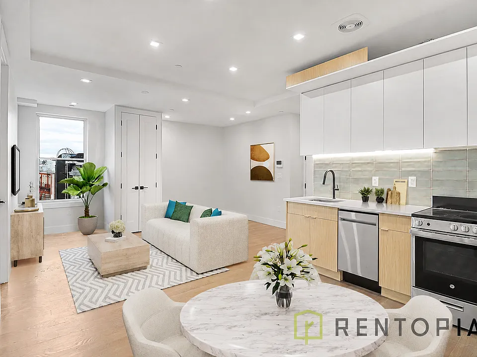 322 Graham Ave #2F