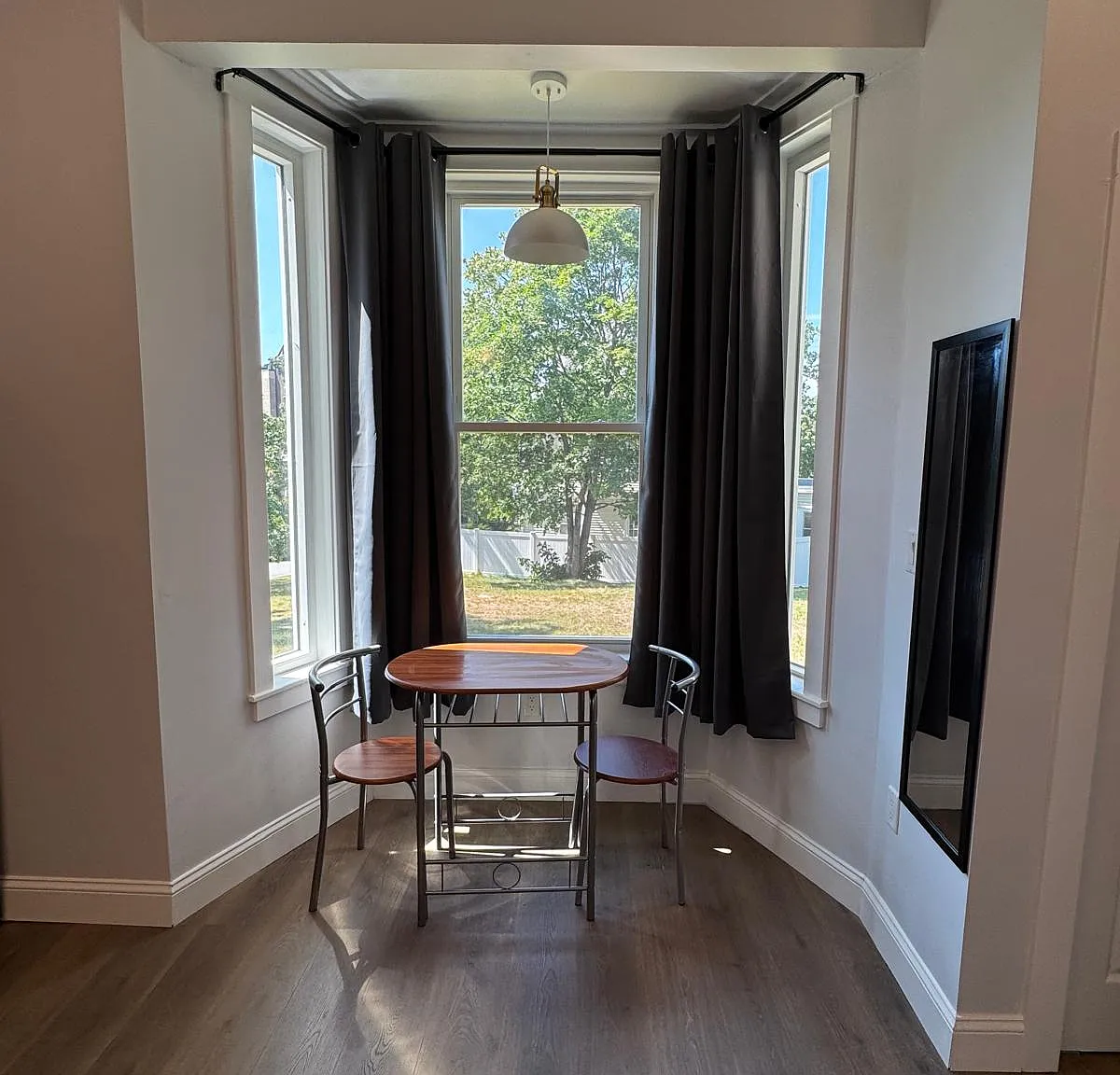Studio, $1,600 — Photo 1