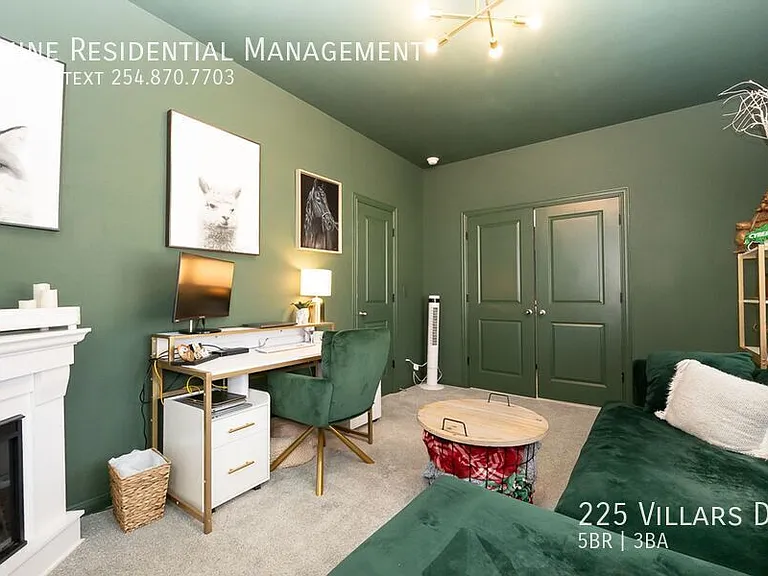 225 Villars Dr — Photo 14