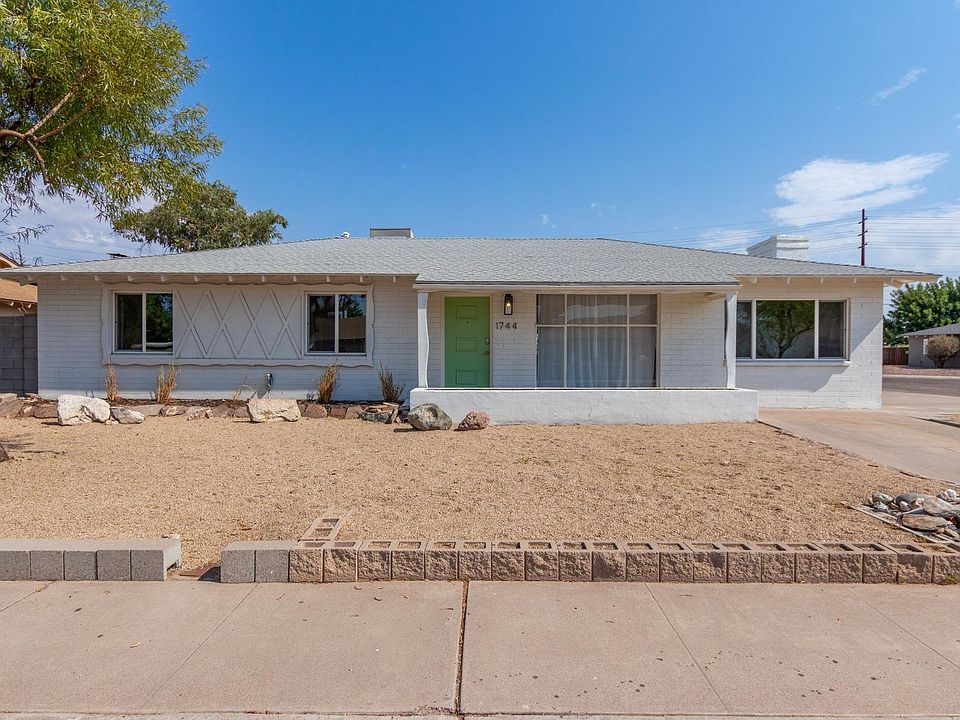 1st image of 1744 W Sunnyslope Ln