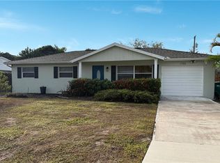 1136 Illinois Dr, Naples, FL 34103