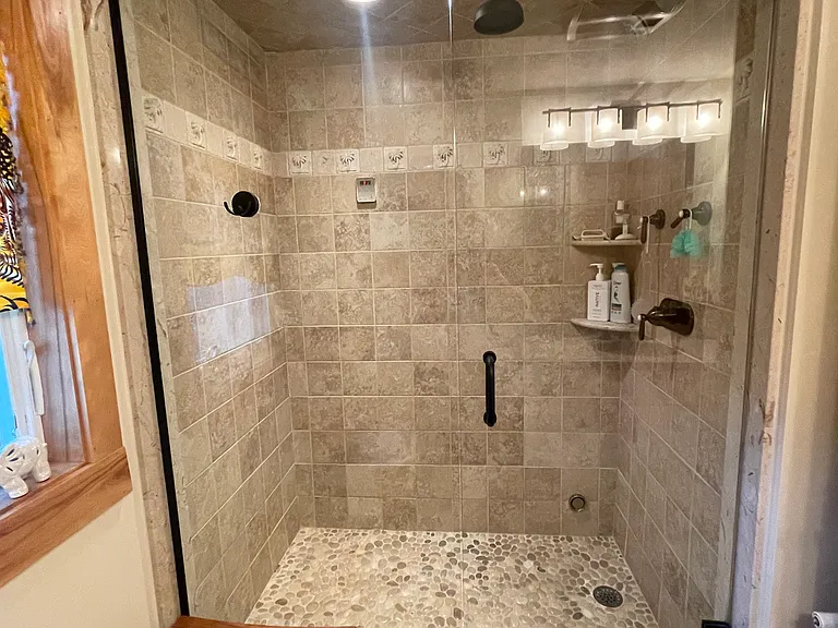 Master shower with steam