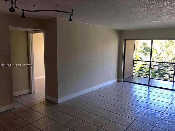 3rd image of 4235 N University Dr APT 306