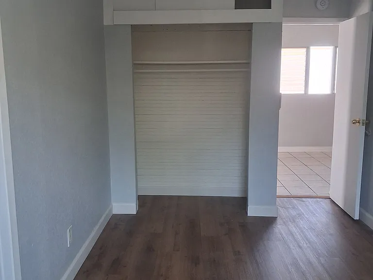 117 S 5th St — Photo 11