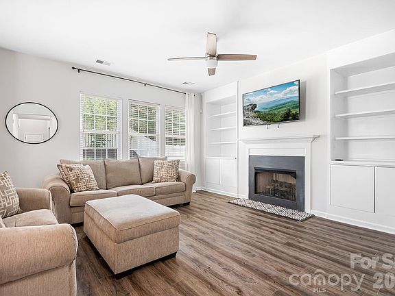 5th image of 1600 Dartmoor Ave NW