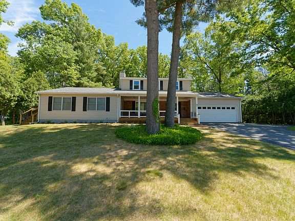 3rd image of 47 Tamarack Trl