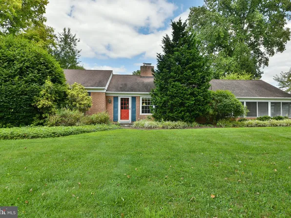 1248 Thomas Rd, Wayne, PA 19087