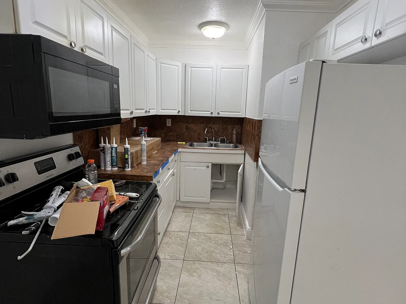 5 bed, 1060 sqft, $3,400 — Photo 3