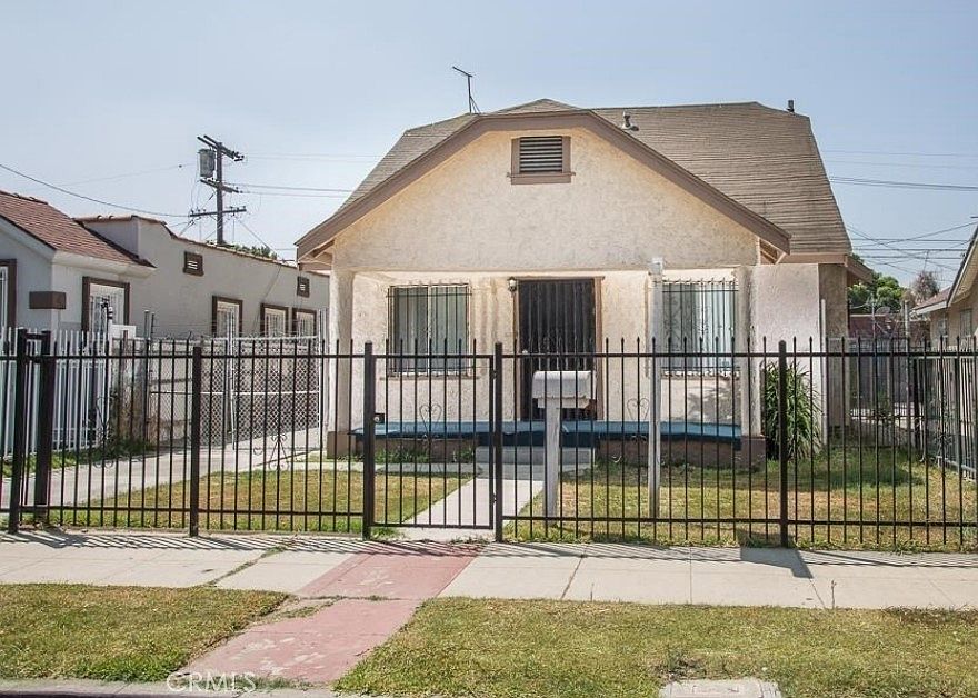 1st image of 1418 W 65th Pl