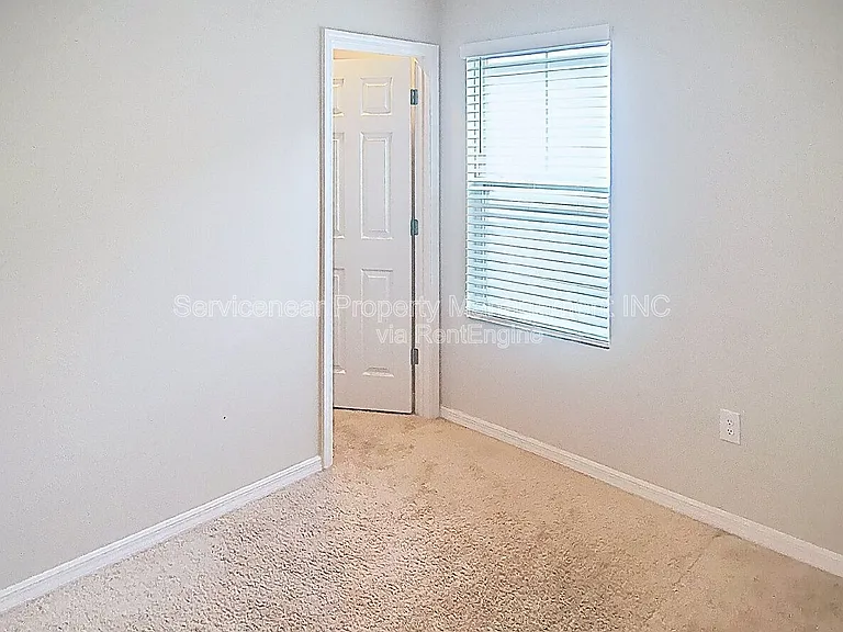 12937 Camarillo Pl — Photo 10
