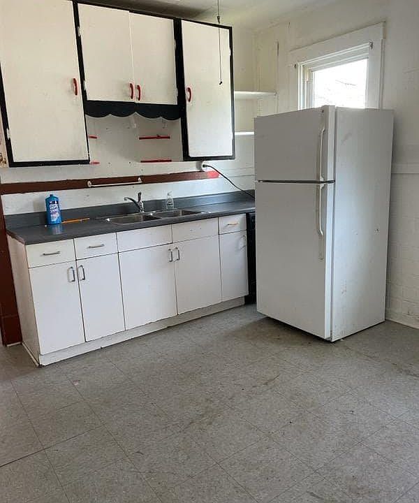 1st image of 365 Lasalle Ave #2