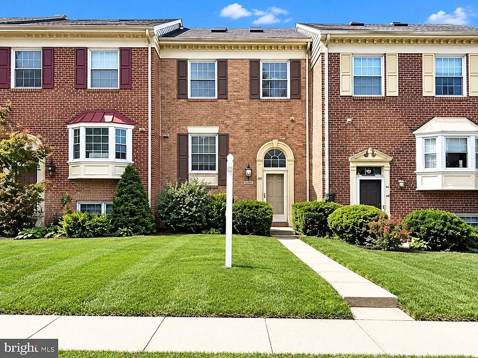 23 Valley Crossing Cir