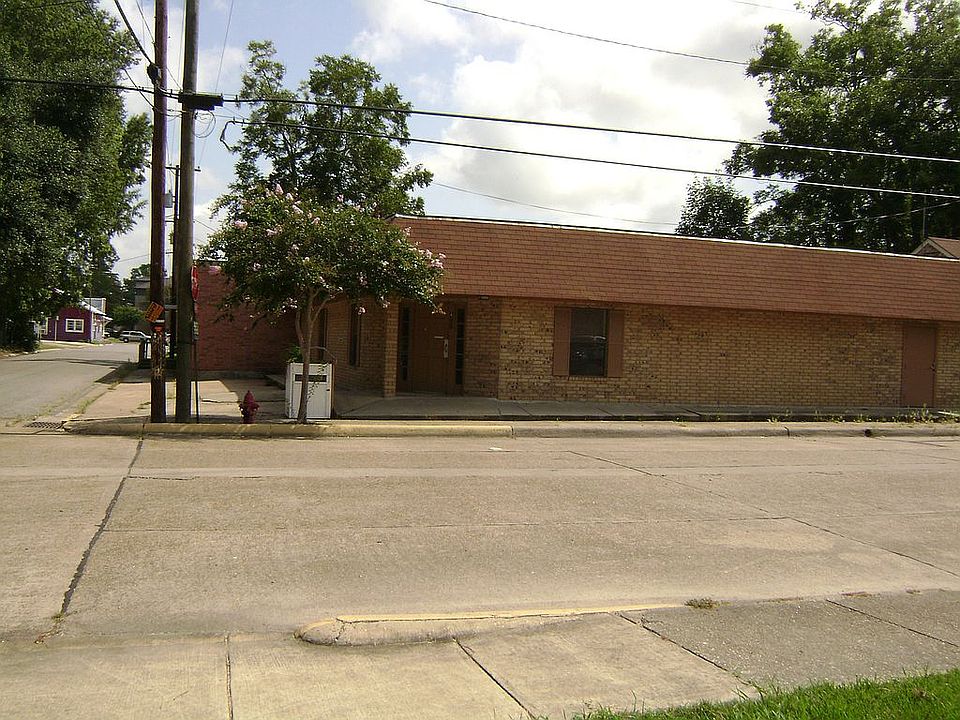 2nd image of 421 W Magnolia St