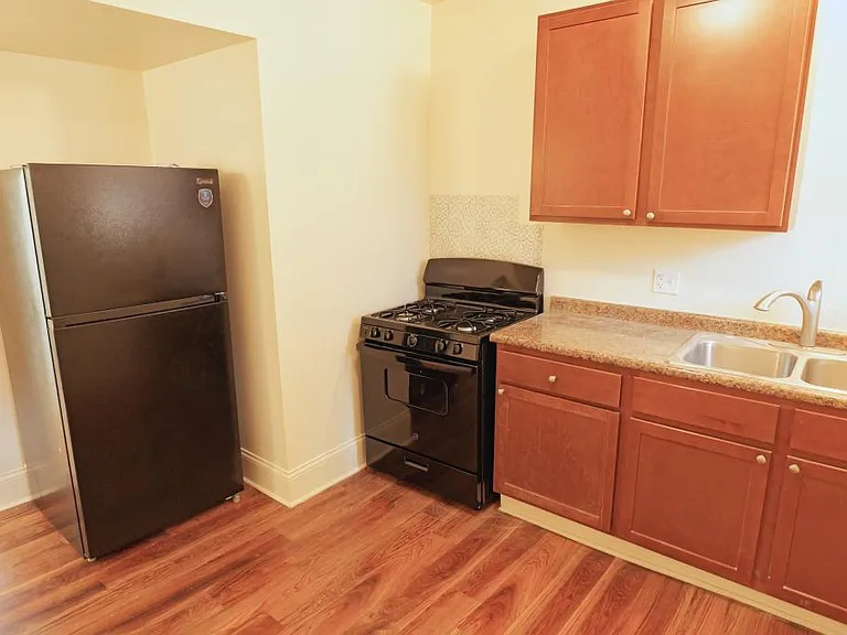8101 S Loomis Blvd #1 — Photo 3