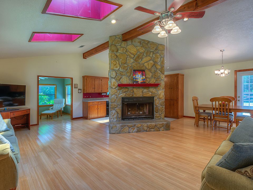 1st image of 277 Lazy Hollow Ln