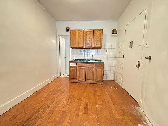 4th image of 495 Quincy St APT 3C