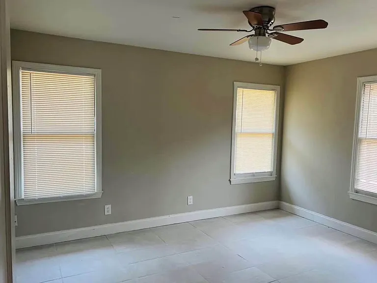 905 E Crestwood Dr #B — Photo 7