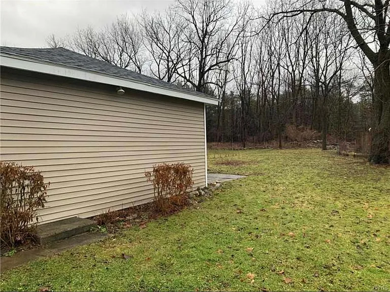 82 Lyndon Rd — Photo 18