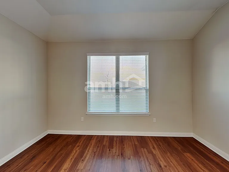8010 Dampton Ln — Photo 7