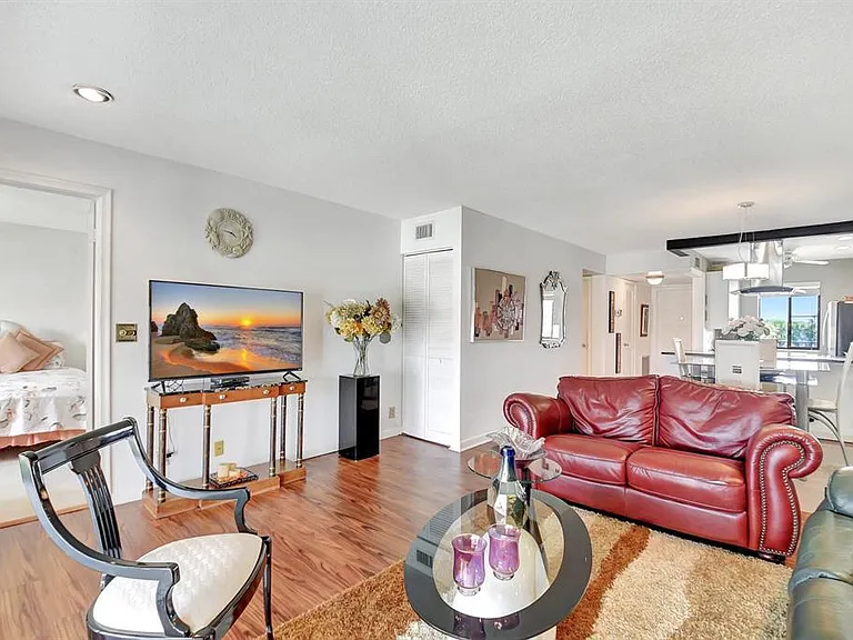 4070 Tivoli Ct #307 — Photo 16