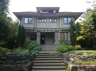 951 17th Ave E, Seattle, WA 98112