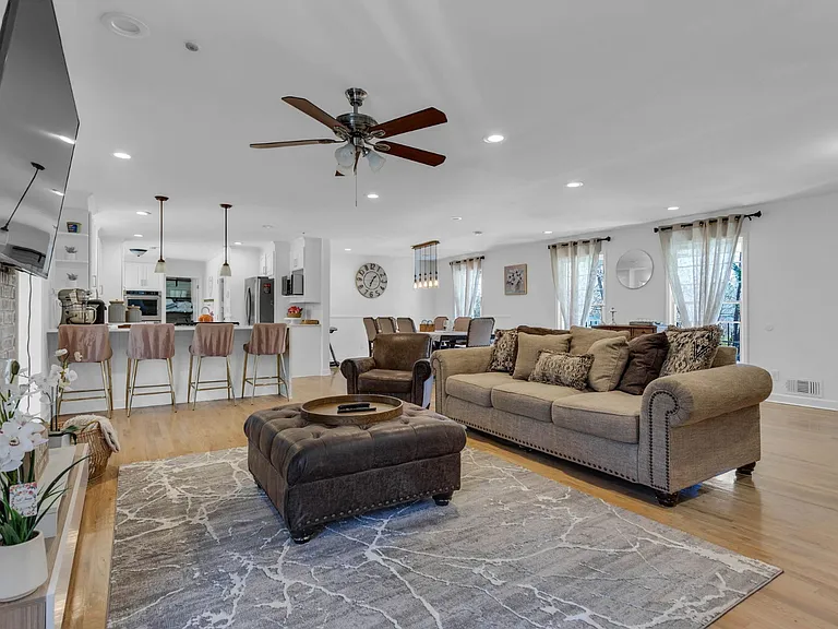 2688 Fleur De Lis Pl — Photo 1