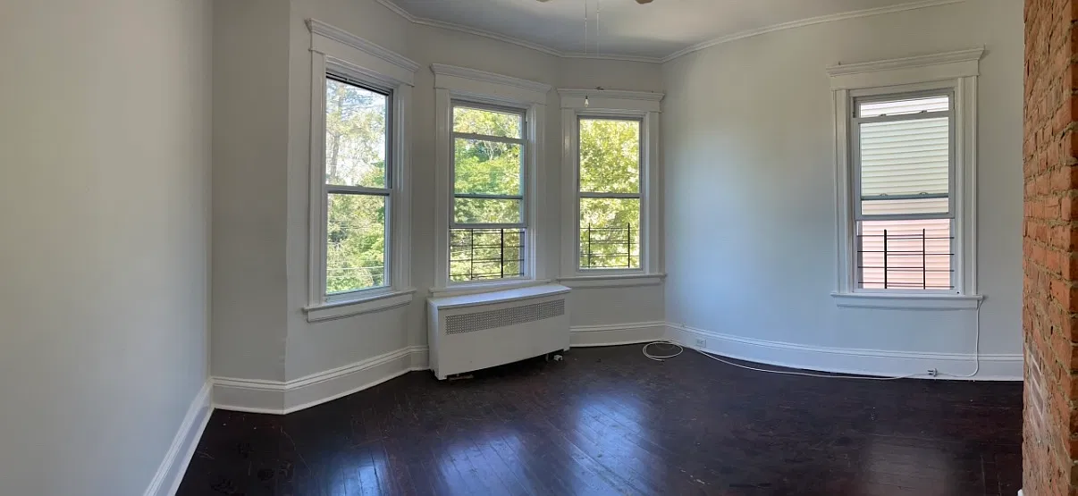 2 bed, 400 sqft, $2,400 — Photo 2