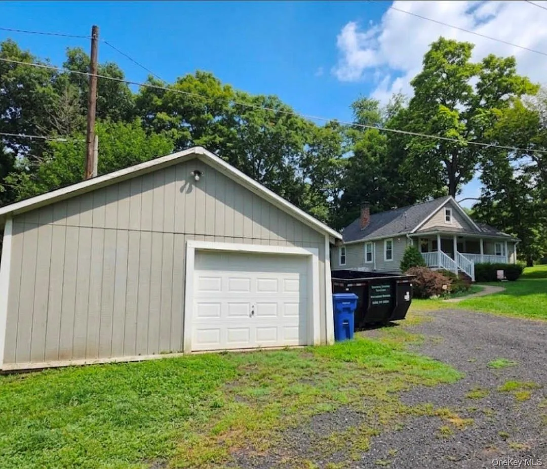2 bed, 1.0 bath, 960 sqft, $2,500 — Photo 2